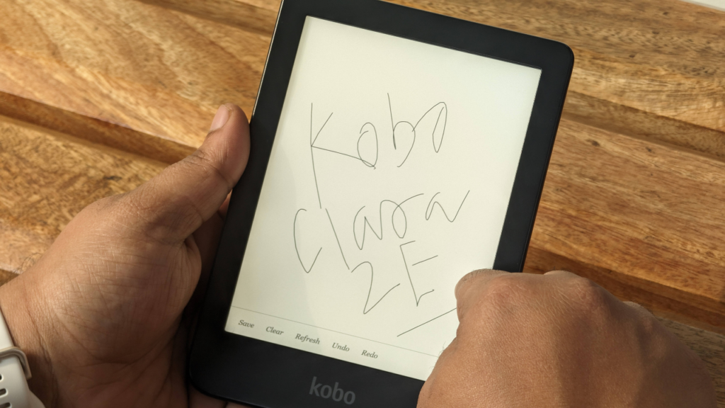 What Is the Battery Life of Kobo Clara Colour e-Reader with Specific Usage Settings?