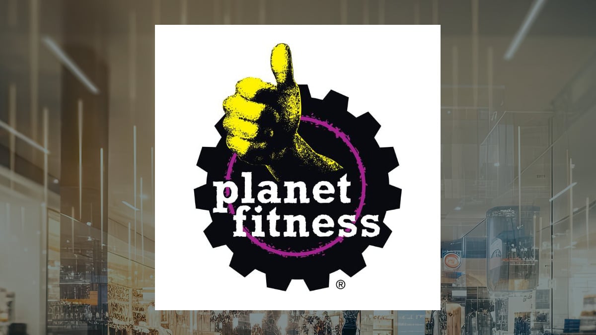 What are the analyst ratings for Planet Fitness stock and what is the consensus recommendation?