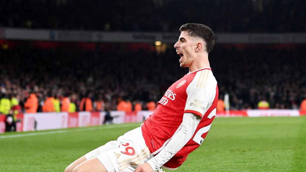 What did Ben White do to Guglielmo Vicario just before Arsenal's first goal against Tottenham in North London Derby?