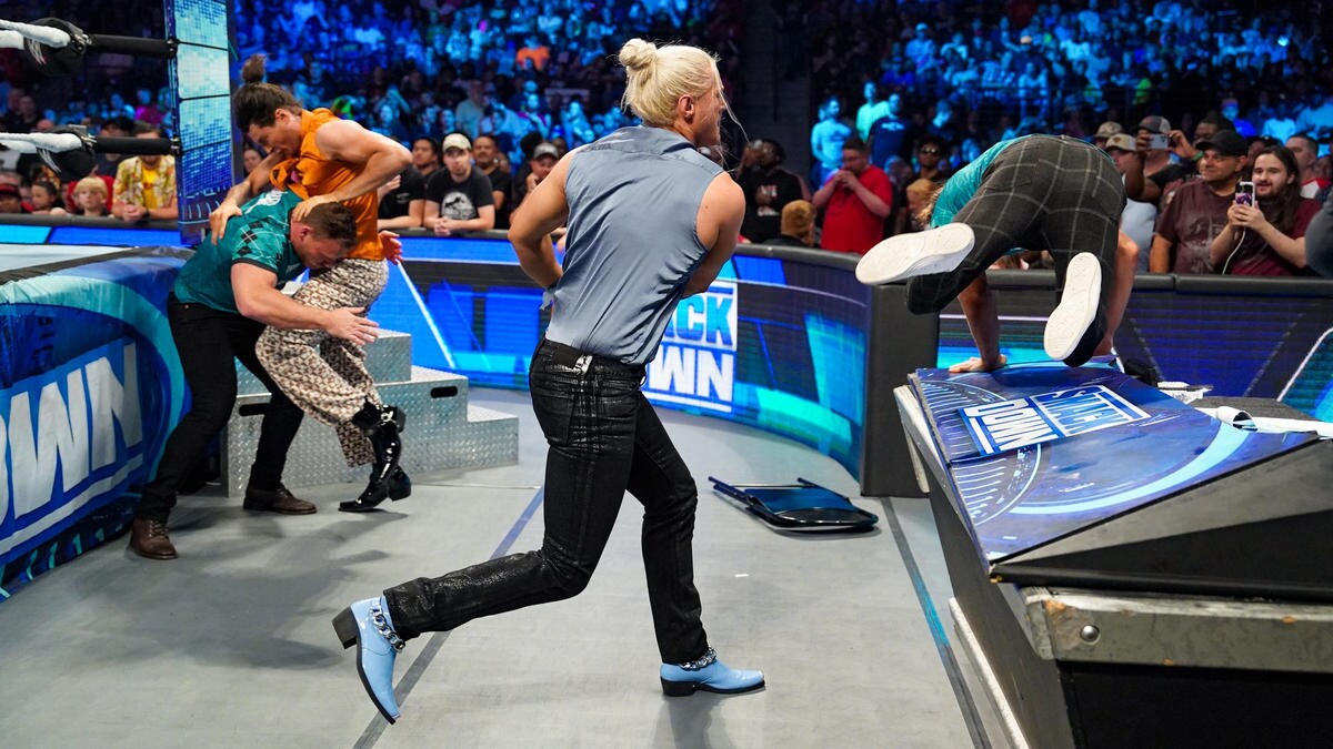 Who Interfered in the Match Between Solo Sikoa and Jey Uso in WWE SmackDown?