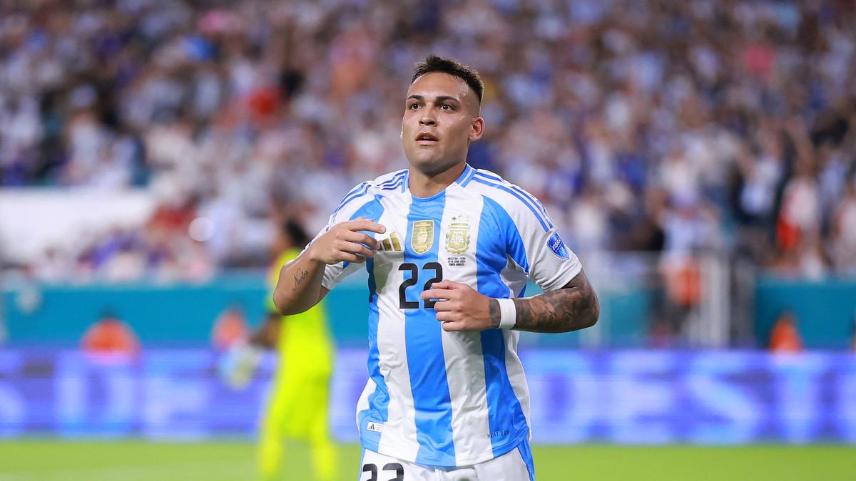 How did Argentina secure top spot in Group A in Copa America 2024?