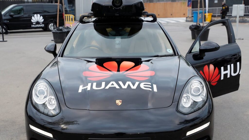 Smartphone Makers Revamp Automotive Industry